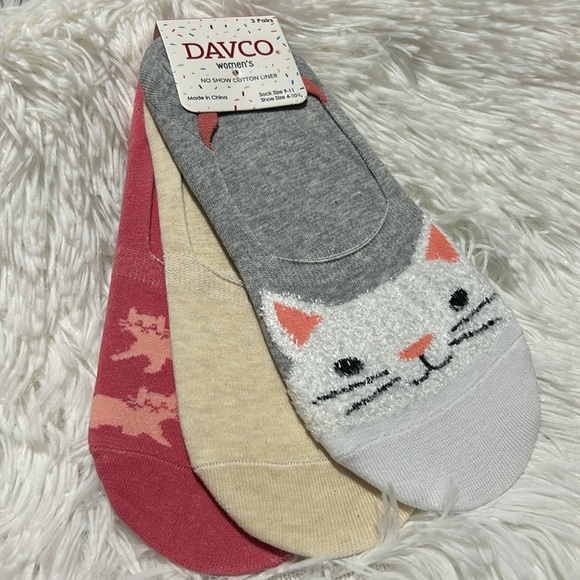 🩶5/$30 Davco Women's Cat Design No-Show Socks - 3 Pack - Gray, Pink, Cream - Picture 4 of 8